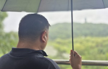 맑은 날씨 의왕호수에 왔습니다. 자외선은 양산이 있으니까요.^^