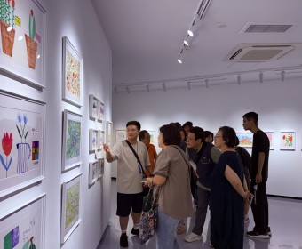 오늘의 도슨트(전시해설사)는 누구일까요~^^